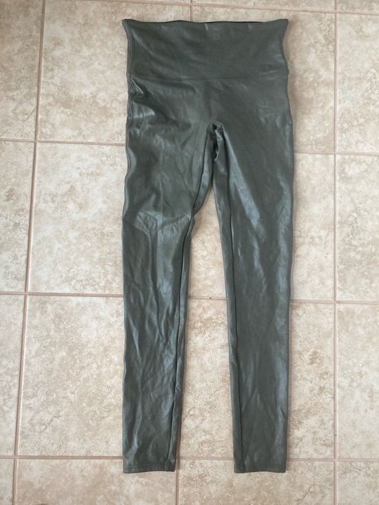 SPANX Pants - SPANX Black High-Waist Shaping Leggings with Red Tag